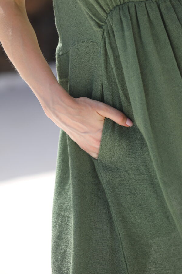 Robe décolleté Kaki – Image 5